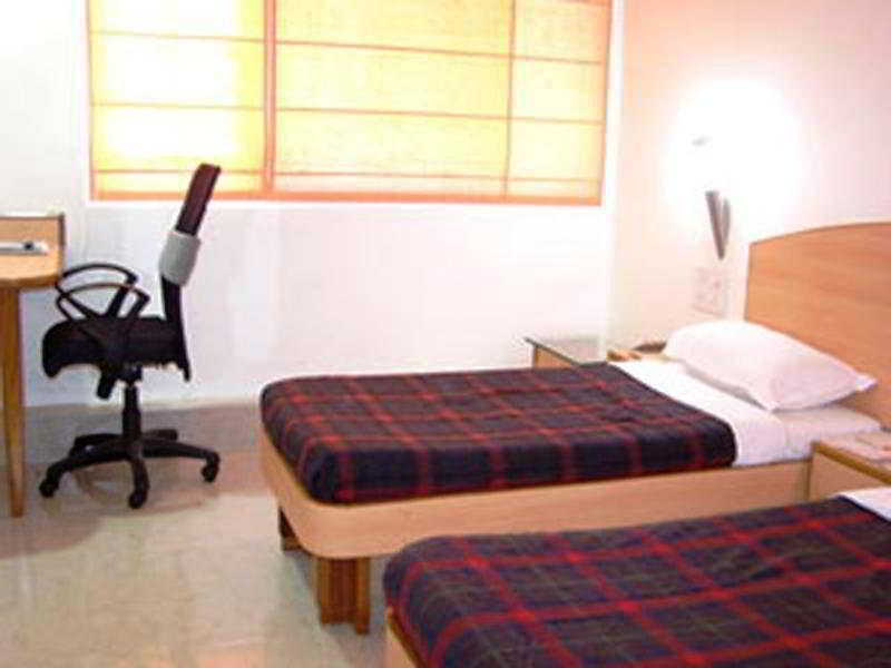 Hotel Chicago Ahmedabad Eksteriør billede