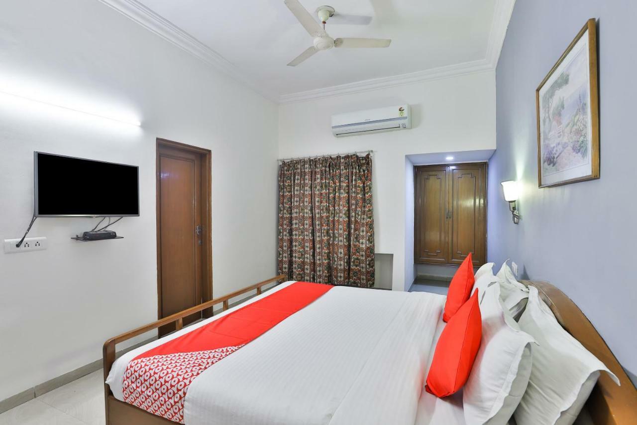 Hotel Chicago Ahmedabad Eksteriør billede