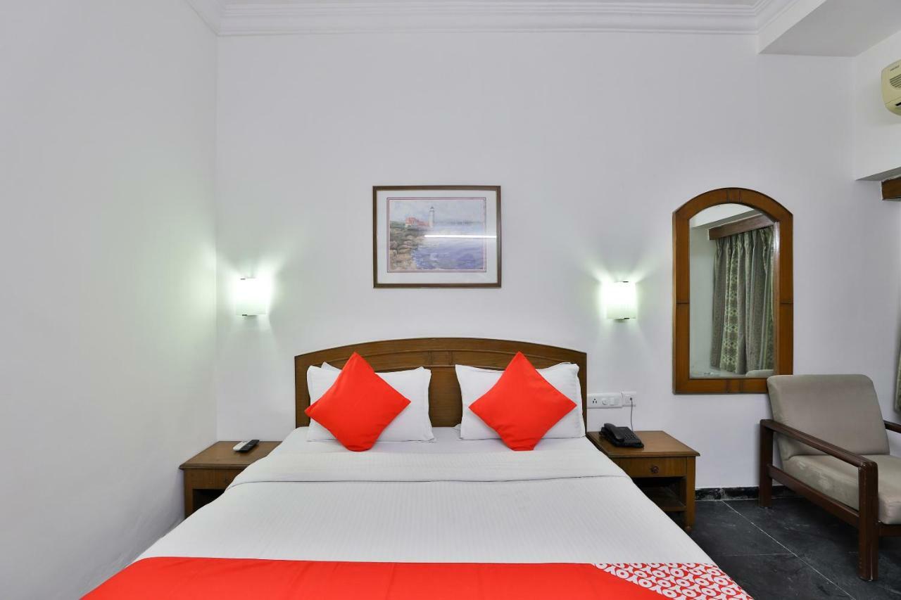 Hotel Chicago Ahmedabad Eksteriør billede