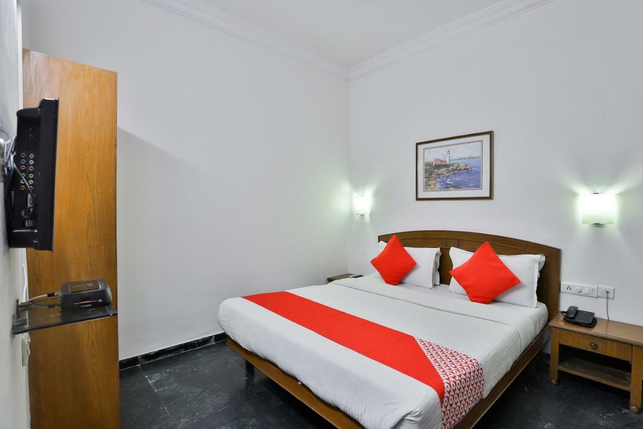 Hotel Chicago Ahmedabad Eksteriør billede