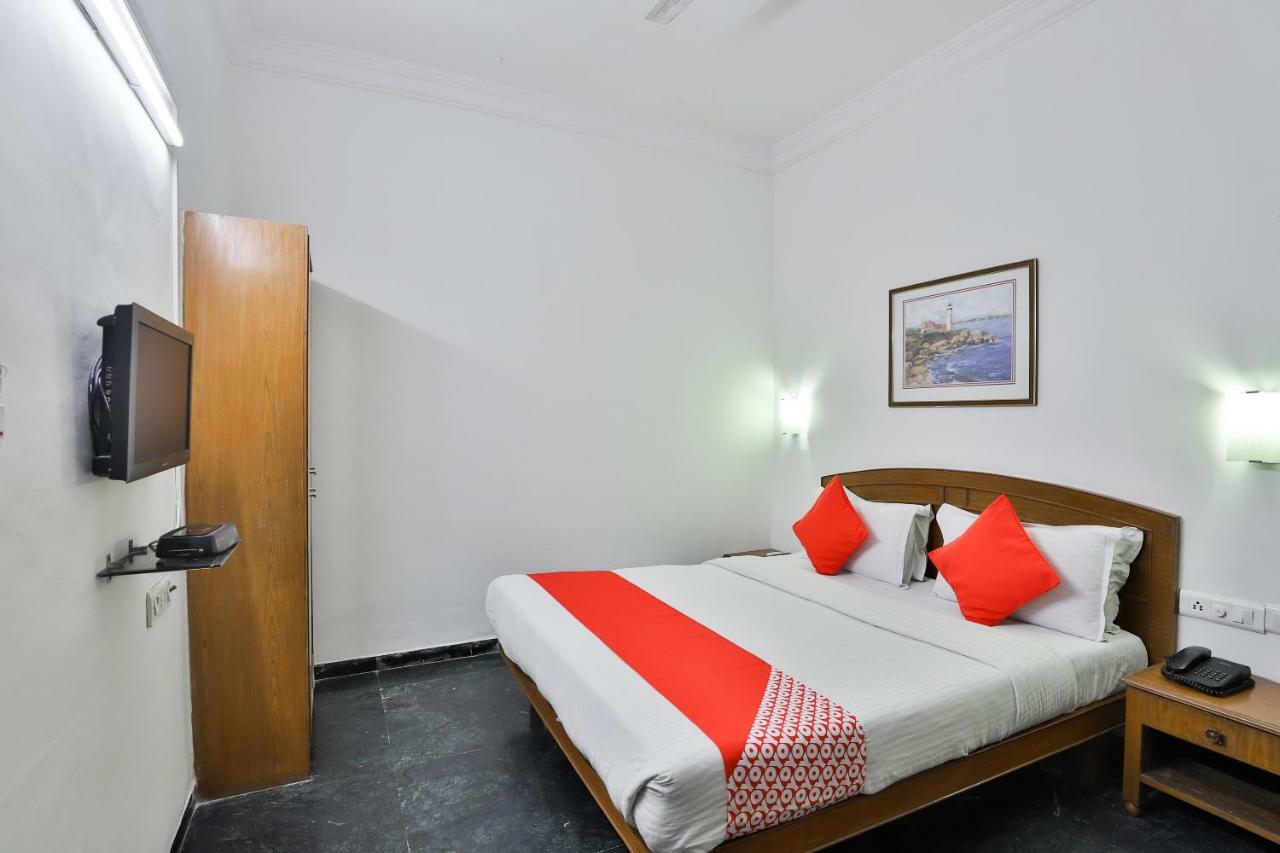 Hotel Chicago Ahmedabad Eksteriør billede