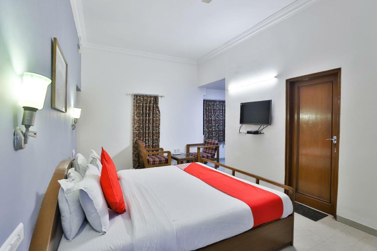Hotel Chicago Ahmedabad Eksteriør billede